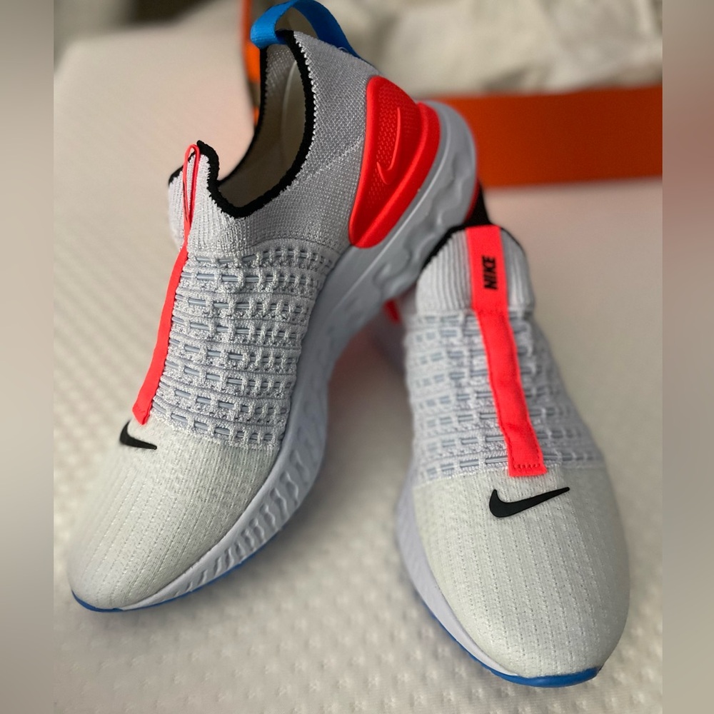New - Nike Women’s React Phantom Run FK2 Slip-On Flyknit Sneakers